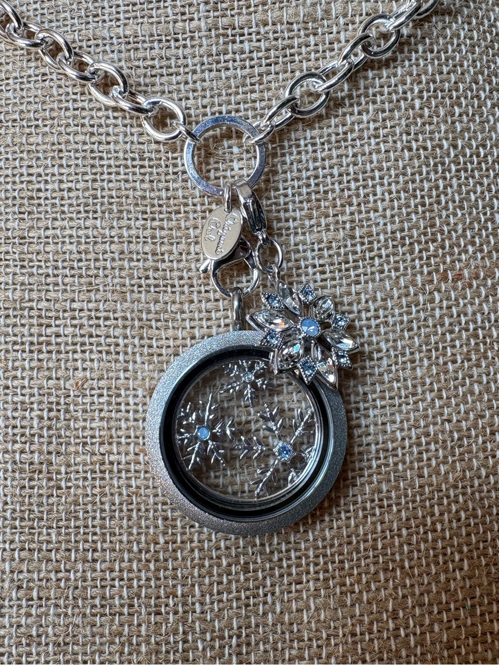 Origami Owl Large Silver Locket Snowflake Exclusive Set
